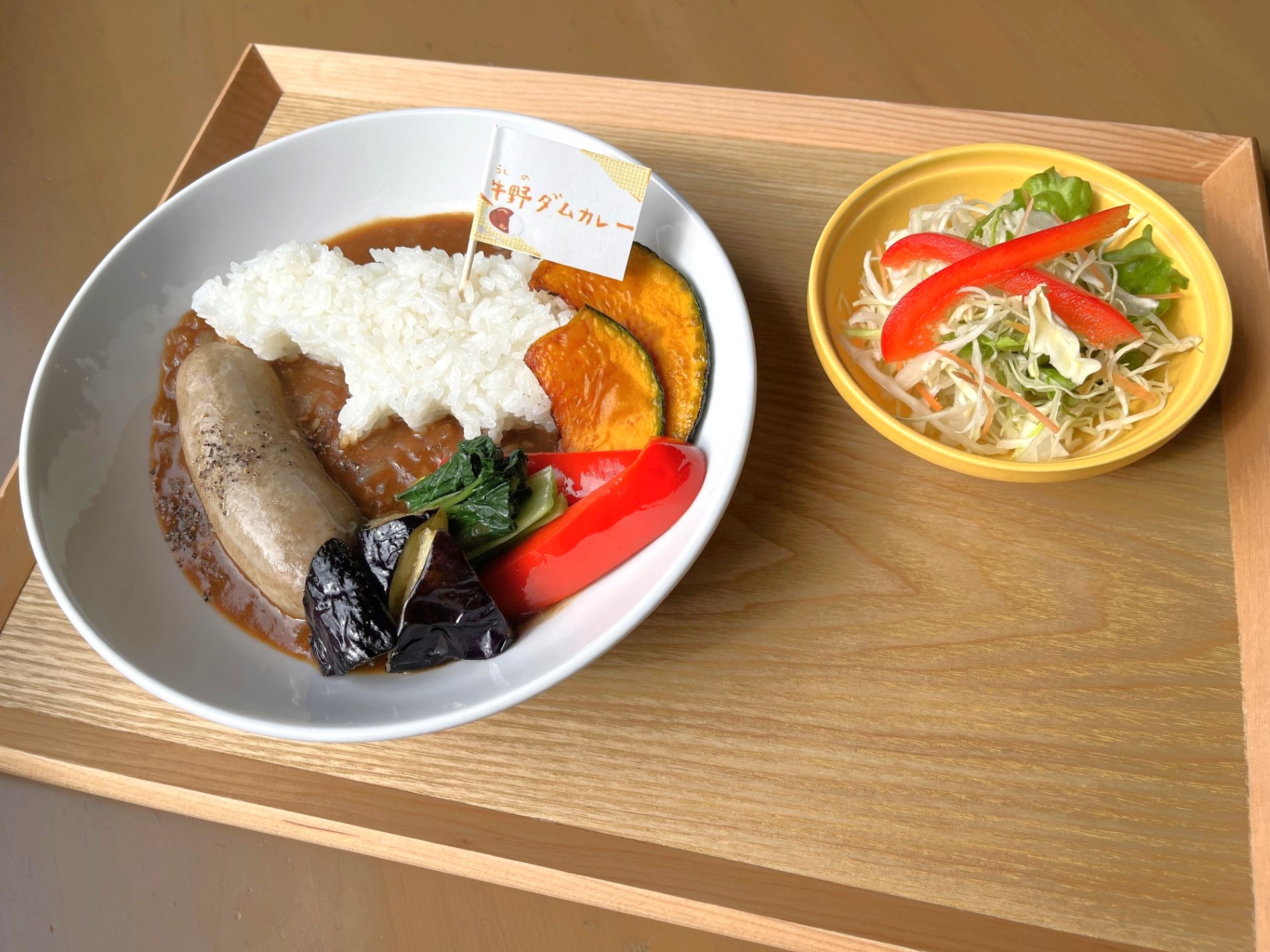 万葉茶屋で提供している牛野ダムカレーの画像
